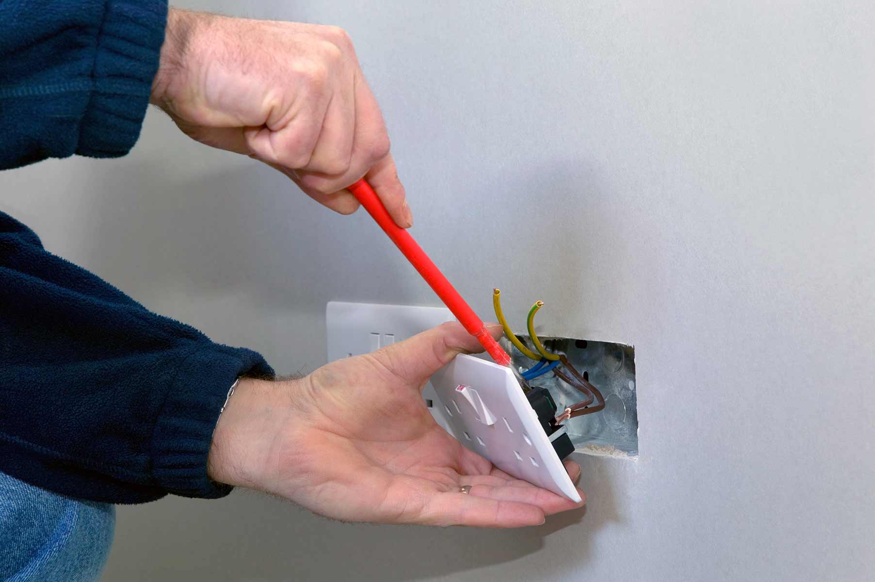 Our electricians can install plug sockets for domestic and commercial proeprties in Saltash and the local area. 